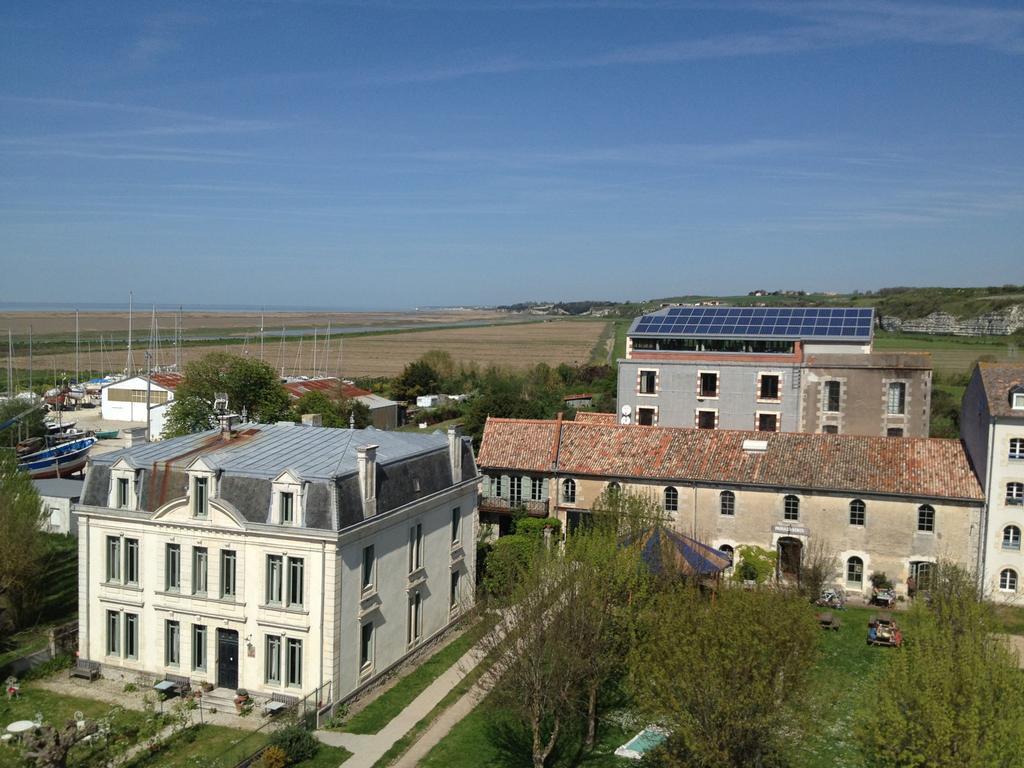 Отель Le Domaine Du Meunier Mortagne-sur-Gironde Экстерьер фото